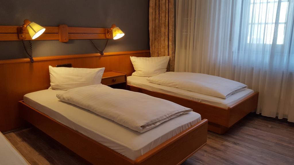 Hotel Alt Steinbach シュタインバッハ・アム・タウヌス エクステリア 写真